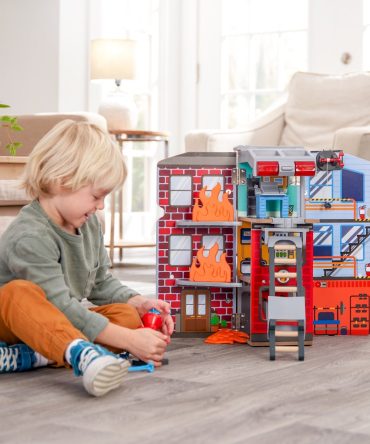 Adventure Bound™ 2-in-1 Transforming Fire Truck Play Set