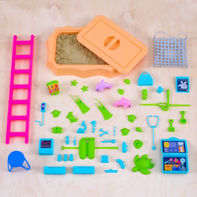 2-in-1 Beach & Rescue Center Dollhouse - Image 3