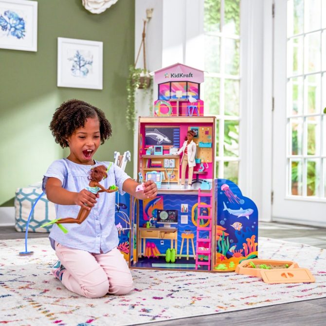 2-in-1 Beach & Rescue Center Dollhouse - Image 11