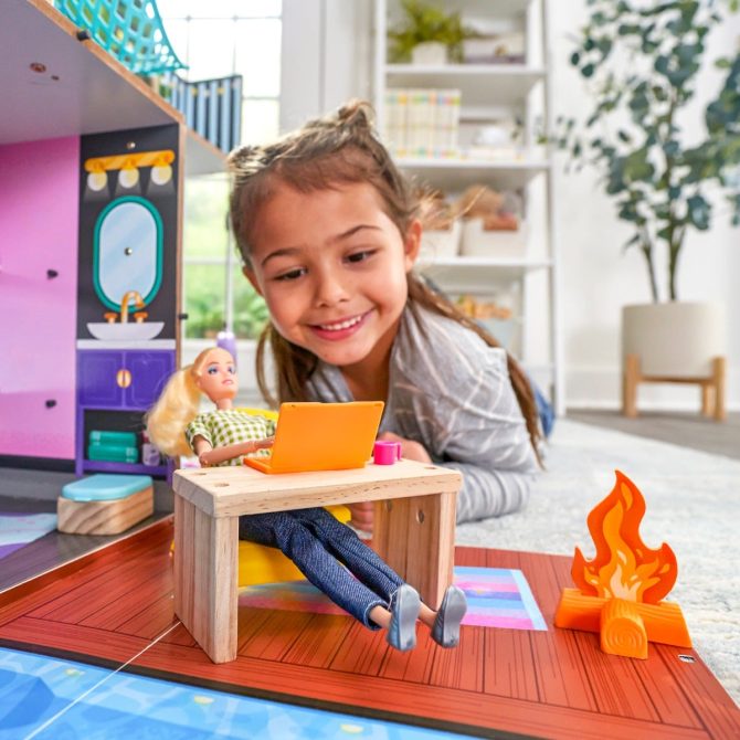 Glamp & Go 2-in-1 Doll Camper - Image 5