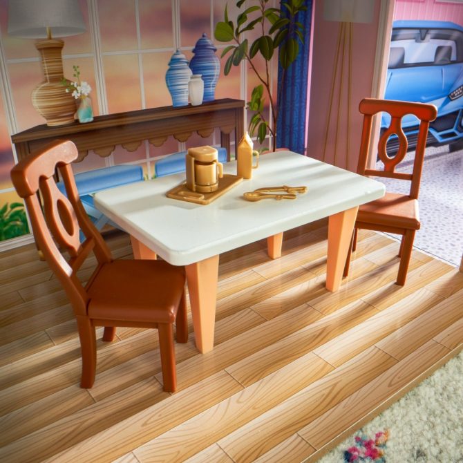 Hamptons Mansion & Pool House Dollhouse - Image 11