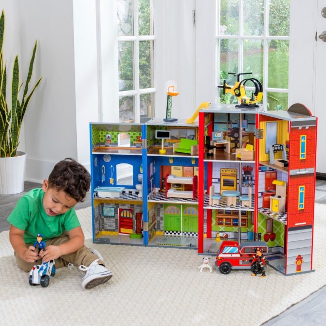 Everyday Heroes Wooden Play Set - Image 3
