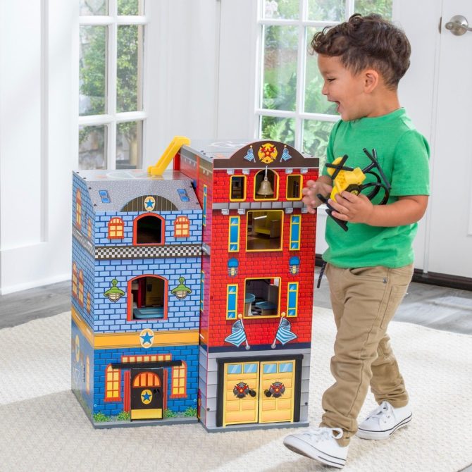 Everyday Heroes Wooden Play Set - Image 9