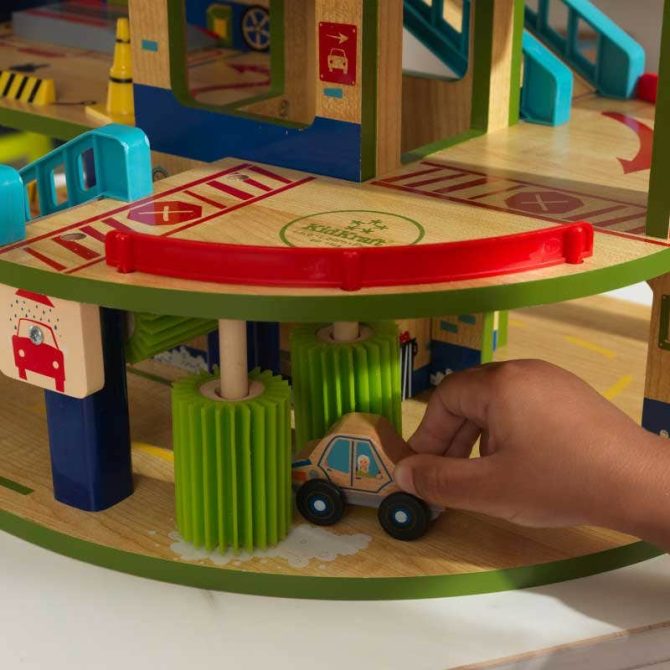 Wash n Go Wooden Car Garage - Image 5