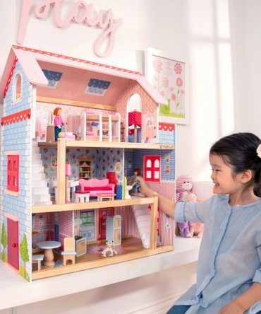 Chelsea Doll Cottage