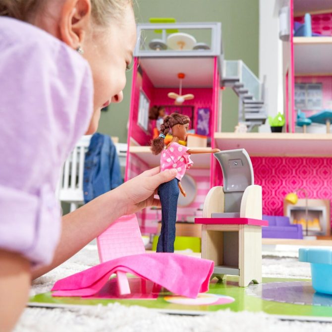 Uptown Dollhouse - Image 6
