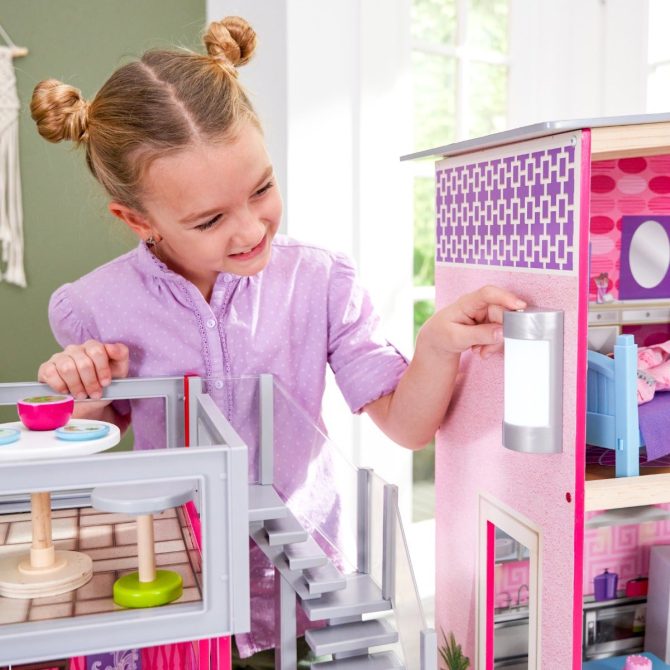 Uptown Dollhouse - Image 11