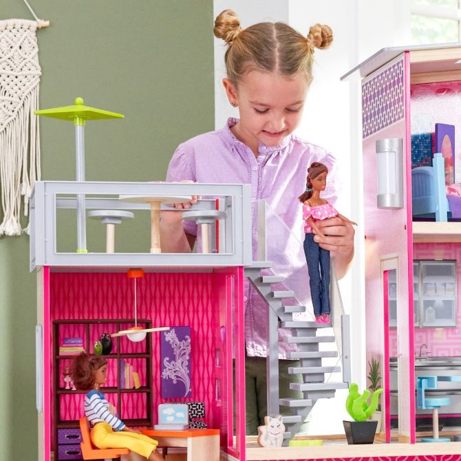 Uptown Dollhouse - Image 12