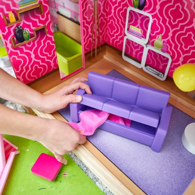 Uptown Dollhouse - Image 14