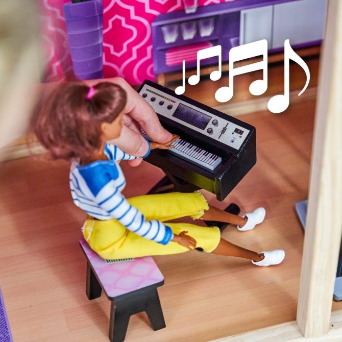 Uptown Dollhouse - Image 15