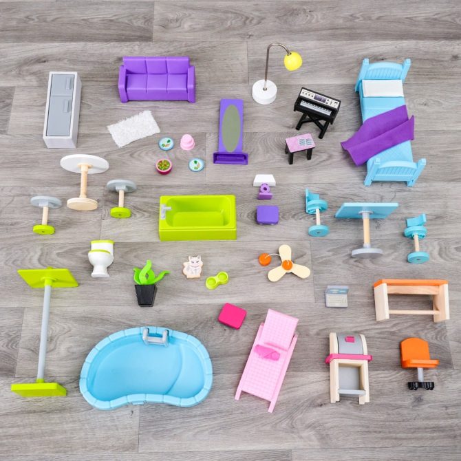 Uptown Dollhouse - Image 10