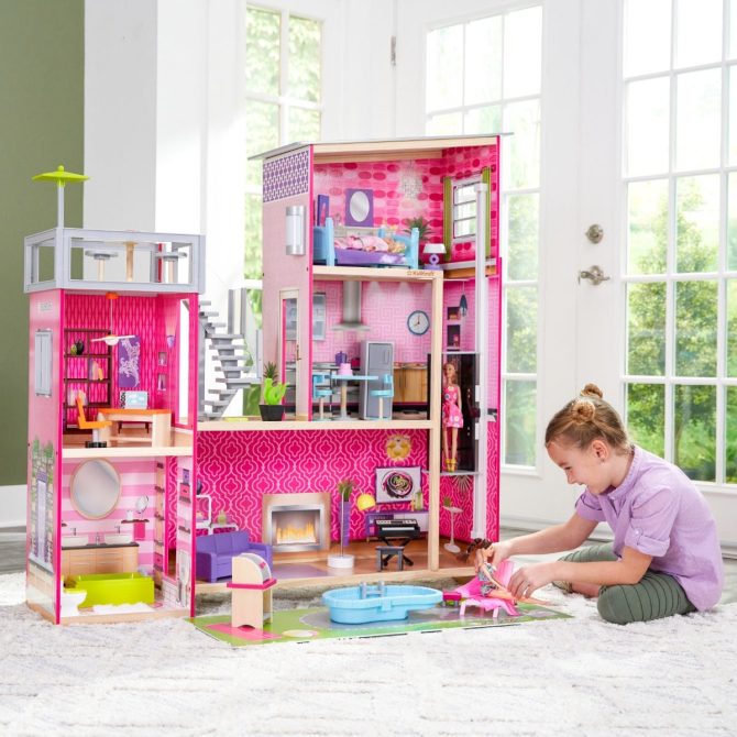 Uptown Dollhouse - Image 3